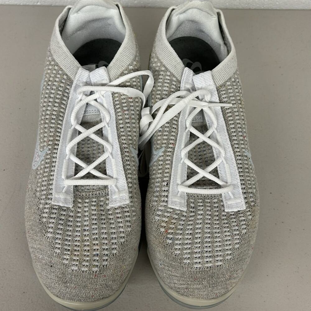 Nike Air Vapormax 2021 FK Womens White/White-Pure Platinum Sz 7.5  (DC4112-100) - Picture 4 of 7